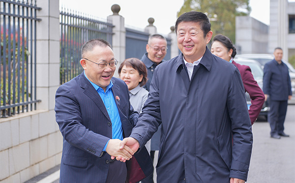 民革中央副主席谷振春一行莅临顶立科技调研 (1).jpg 民革中央副主席谷振春一行莅临顶立科技调研 (1).jpg